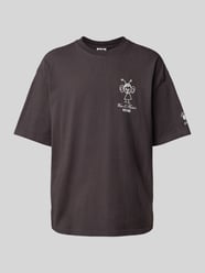 T-Shirt mit Label-Print von DEUS EX MACHINA - 12