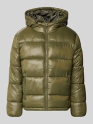 Glänzende Steppjacke mit Kapuze und Reißverschlusstaschen von REVIEW - 42