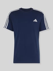 Regular Fit T-Shirt aus reiner Baumwolle von adidas Sportswear - 45