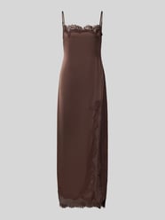 Fließendes Cocktailkleid mit Spitzenbesatz von Jake*s Cocktail - 48