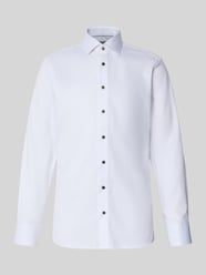 Koszula biznesowa o kroju slim fit z kołnierzykiem typu kent od ETERNA - 14