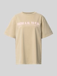 T-Shirt mit Rundhalsausschnitt Modell 'AM to PM' von OH APRIL Beige - 3