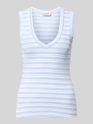 Top o kroju slim fit z dekoltem w serek model 'Elle' od MOS MOSH - 2