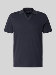 Slim Fit Poloshirt mit V-Ausschnitt von MCNEAL - 43