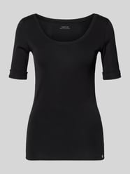 t-shirt z zakładką na rękawach i okrągłym dekoltem od Marc Cain - 19