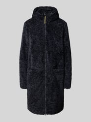 Mantel aus Teddyfell mit Kapuze und Zweiwege-Reißverschluss von camel active - 24