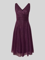 Knielanges Cocktailkleid mit V-Ausschnitt von TROYDEN COLLECTION - 47