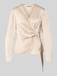 Regular Fit Wickelbluse aus Satin Modell 'Petris' von Neo Noir Beige - 31