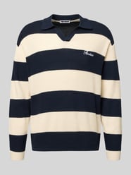 Koszulka polo z dzianiny o kroju regular fit z blokowymi paskami od REVIEW - 3