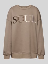 Oversized Sweatshirt mit Label-Stitching von Smith and Soul Braun - 5