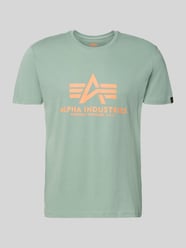 T-shirt z detalem z logo model 'BASIC' od Alpha Industries - 11