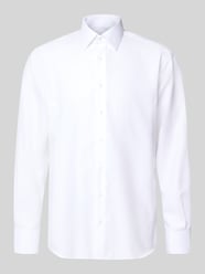 Koszula biznesowa o kroju modern fit z listwą guzikową od ETERNA - 47