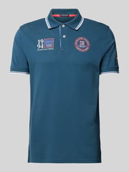 Regular Fit Poloshirt mit Label-Badges von Christian Berg Men Blau - 5