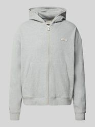 bluza rozpinana o kroju regular fit z kieszeń kangurka model 'L’ATELIER LINE' od RETERNITY - 45