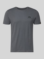 T-shirt z detalami z logo Model 'BASIC' od Alpha Industries - 32