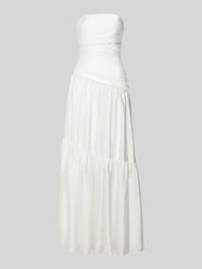 Suknia ślubna w imitacji zakładek od LUXUAR FASHION - 15