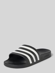Klapki kąpielowe z paski w kontrastowym kolorze Model 'ADILETTE AQUA' od adidas Sportswear - 23