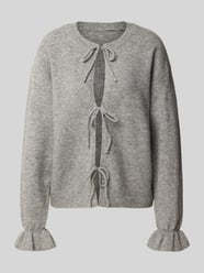 Strickjacke mit Schleifenverschluss Modell 'PCSALLY' von PIECES - 15