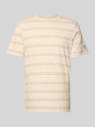 t-shirt z okrągłym dekoltem i naszywką z logo od GUESS - 8