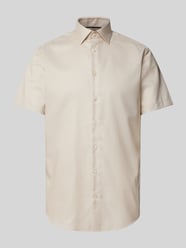 Regular Fit Business-Hemd mit Kentkragen von Christian Berg Men Beige - 13