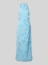 Sukienka maxi typu neckholder model 'della' od Forever New - 48