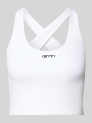 Korte top met labeldetail van AIMN - 13