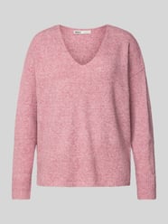 Sweter o kroju regular fit z dekoltem w serek model ‘RICA LIFE’ od Only - 25