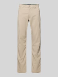 Chinosy o kroju regular fit z 5 kieszeni od Christian Berg Men - 3