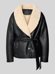 Jacke in Leder-Optik mit Bindegürtel Modell 'Kathini' von STAND STUDIO - 28