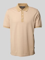 Slim Fit Poloshirt mit Strukturmuster von MAERZ Muenchen Beige - 20