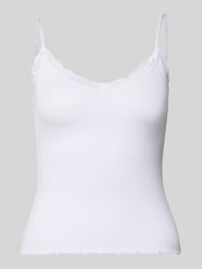 Slim Fit Top aus Viskose-Mix mit Spitzenbesatz von REVIEW - 38