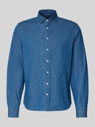 Koszula casualowa o kroju regular fit w tkaninie stylizowanej na denim z kołnierzykiem typu kent od MAERZ Muenchen - 2