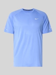 Funktionsshirt mit Logo und Rundhalsausschnitt Modell 'Stride' von Nike Training - 12