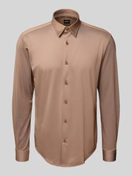 Koszula biznesowa o kroju slim fit z oddychającego materiału od BOSS - 5