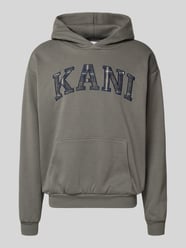Hoodie mit Label-Stitching und Känguru-Tasche von KARL KANI - 34