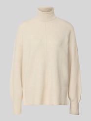 Golf o kroju regular fit z bocznymi rozcięciami model ‘DOFFY’ od VERO MODA - 41