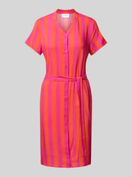 Knielanges Kleid aus Viskose mit Bindegürtel von VILA Orange - 42