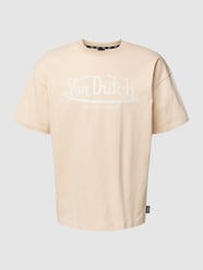 T-shirt z nadrukiem z logo model ‘LENNON’ od Von Dutch Beżowy - 29