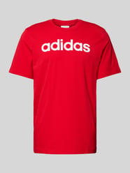T-Shirt mit Label-Print und Rundhalsausschnitt von ADIDAS SPORTSWEAR Rot - 13