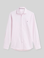 Regular Fit Businesshemd mit abgerundetem Saum von Tommy Hilfiger Pink - 32