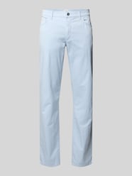 Spodnie o kroju regular fit z fakturowanym wzorem model 'Cadiz' od Brax - 41