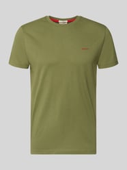 t-shirt z detalem z logo od GANT - 20