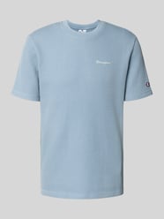 T-shirt z wyhaftowanymi logo i okrągłym dekoltem od CHAMPION - 13