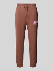 Tapered Fit Sweatpants mit Label-Print Modell 'Nevez' von Hugo Blue Braun - 9