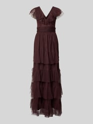 Sukienka maxi z dekoltem w serek i paskiem w talii od Lace & Beads - 12