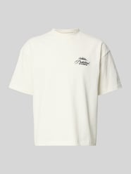 T-shirt z naszywanymi detalami z logo i okrągłym dekoltem od PROHIBITED - 40