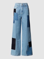 Super High Waist Jeans mit Patches von BDG Urban Outfitters - 17