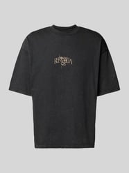 Oversized T-Shirt mit geripptem Rundhalsausschnitt von REVIEW - 25