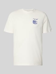 t-shirt z nadruk z motywem model 'EGEBJERG' od Casual Friday - 16