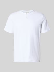 T-shirt z krótką listwą guzikową model 'ENIL' od DRYKORN - 4